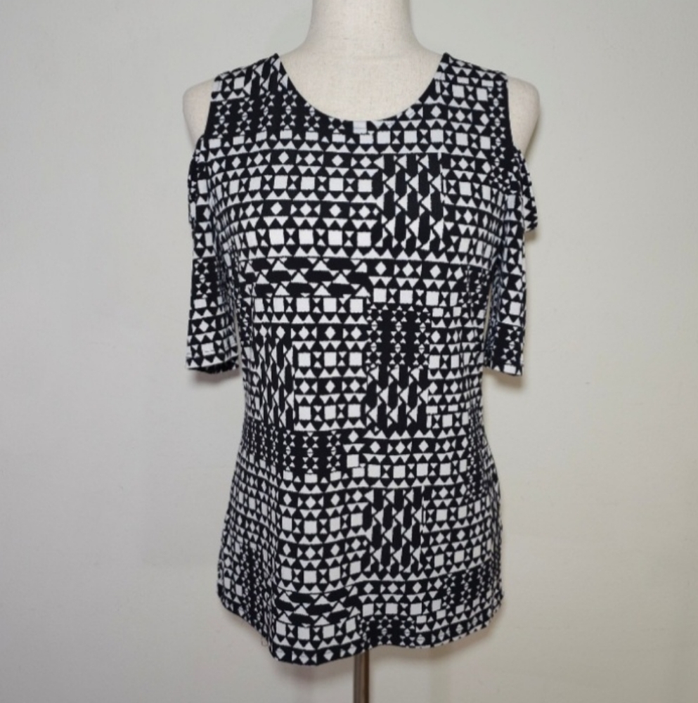 Vince Camuto Top Size Medium NEW